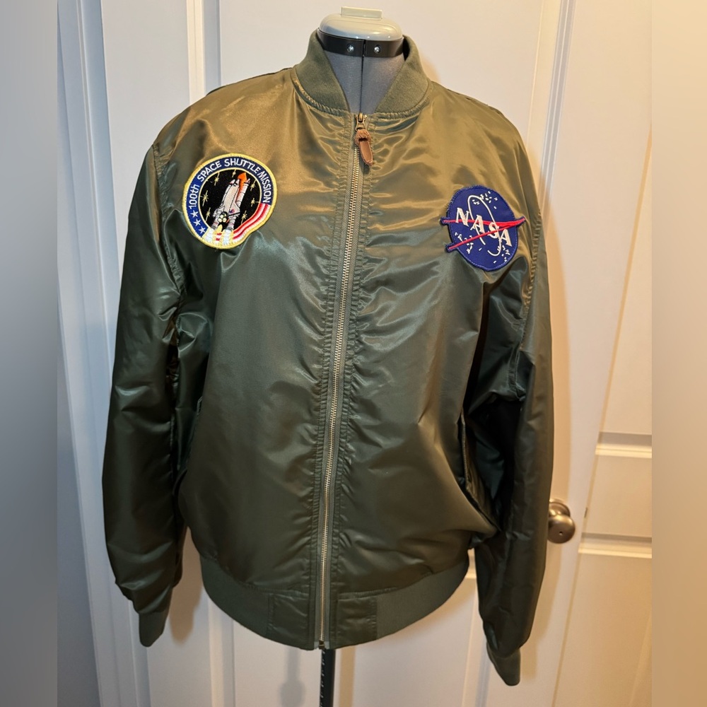 EUC. Da Fei Li Orange Jacket XXL with NASA patches.